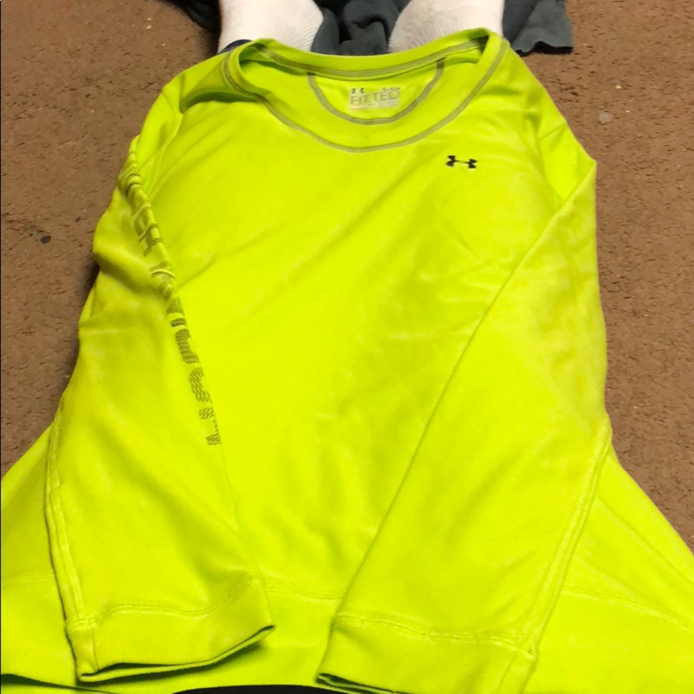 Under armor shirt